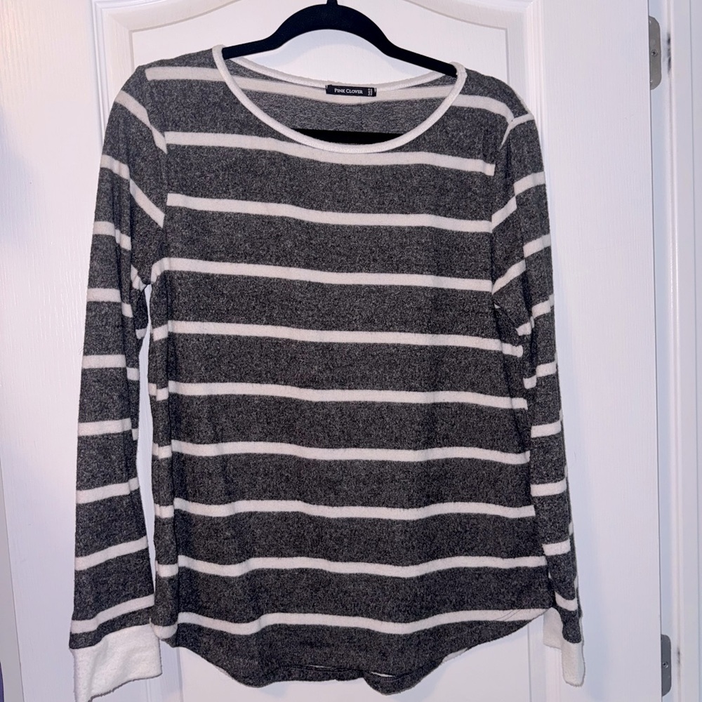 Pink Clover Women’s Gray White Striped Long Sleeve Sweater M
